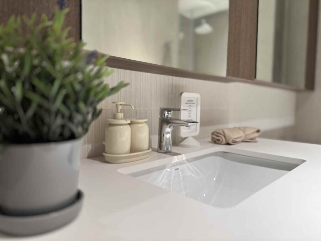 The Wave Towers - Nagomi Tower - 2 Bedroom Unit - Toilet and Bath